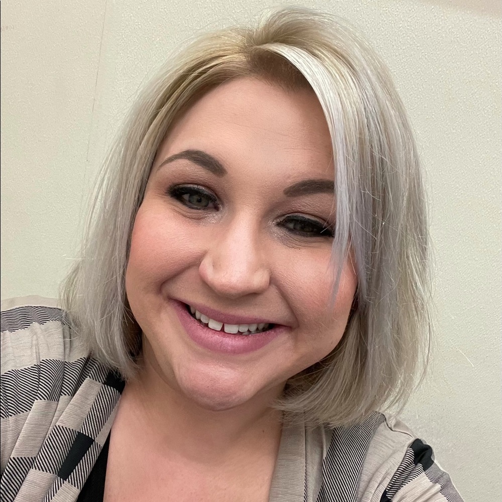 Meet your Posher, Jennifer